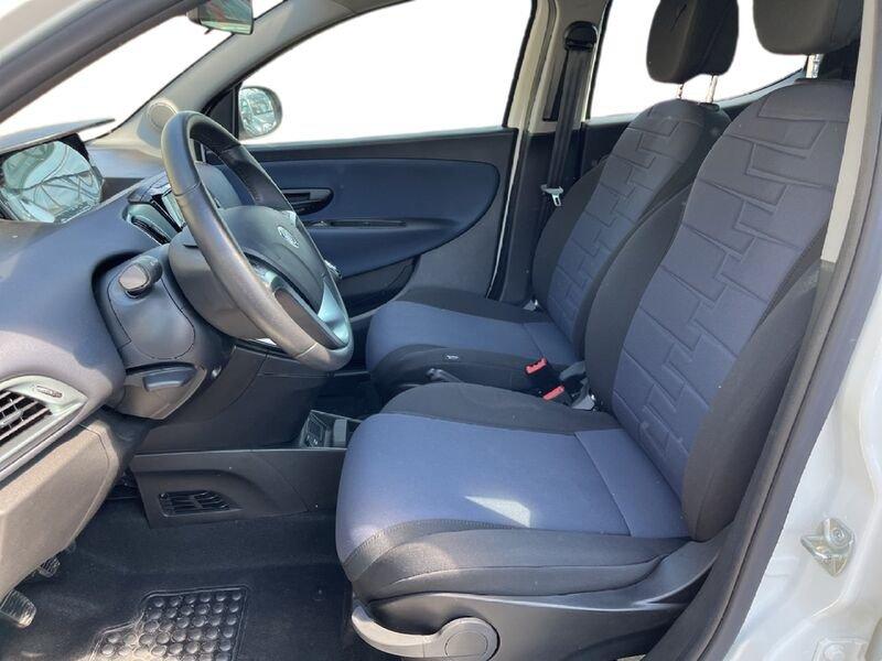 Lancia Ypsilon NUOVA My24 402 Platino 1.0