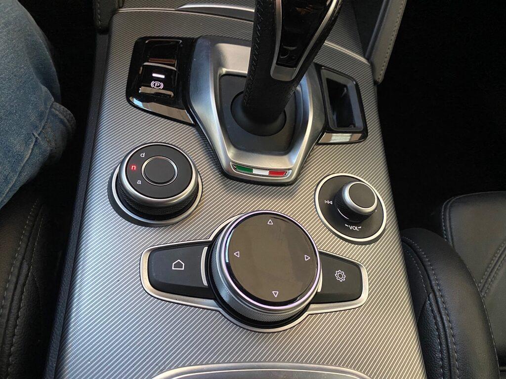 Alfa Romeo Stelvio 2.2 Turbo Veloce Q4 AT8