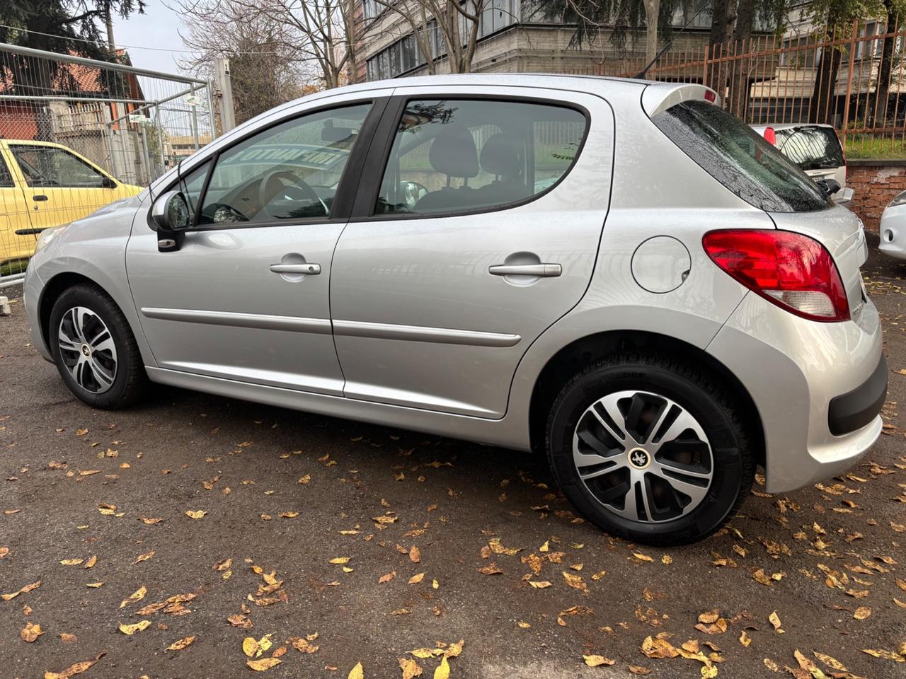 Peugeot 207 Plus 1.4 8V 75CV 5p. ECO GPL