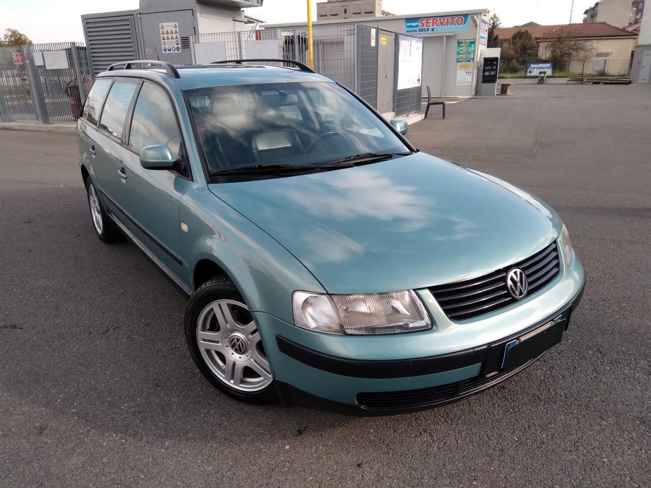 Volkswagen Passat 1.9 TDI/115 CV cat Var. H.line x neopatentati