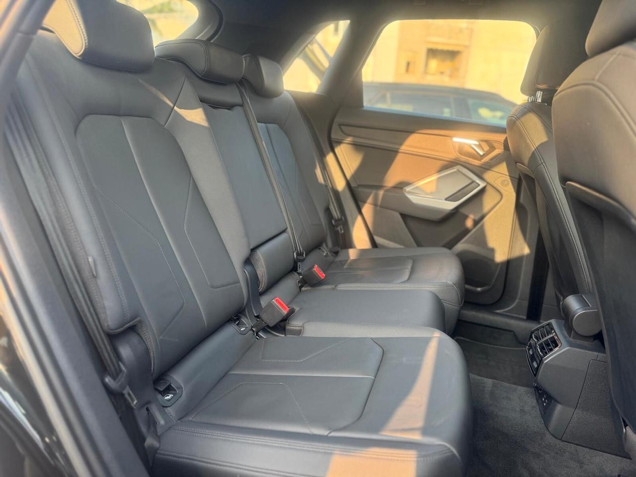 Audi Q3 35 TDI S tronic Business Advanced
