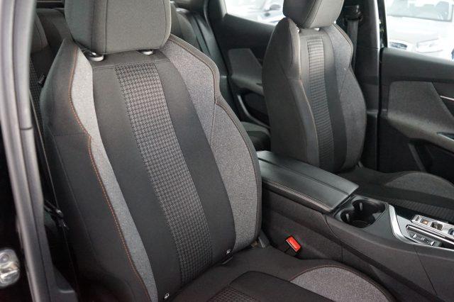 PEUGEOT 3008 BlueHDi 130 S&S EAT8 Active Business