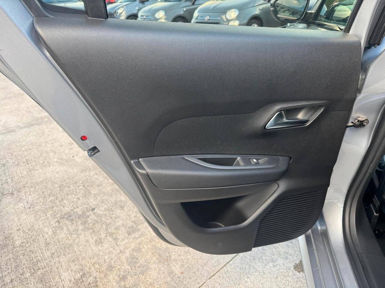 Lancia Ypsilon Hybrid DCT km0 pronta consegna