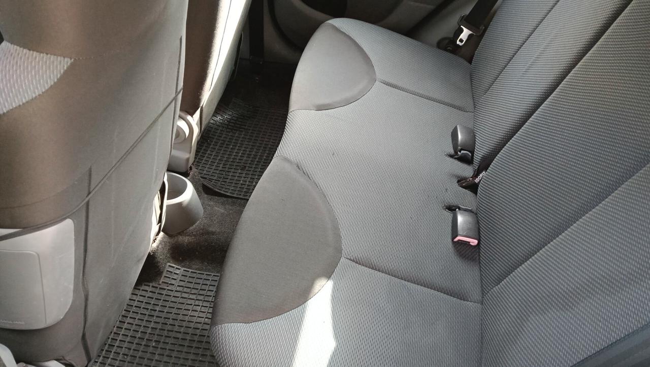 TOYOTA AYGO 1.0 BENZ-2005