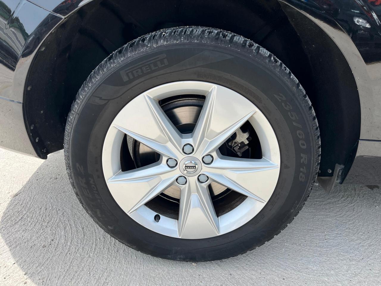 Volvo XC 60 B4 automatico Essential - Unico proprietario - 60.782 km