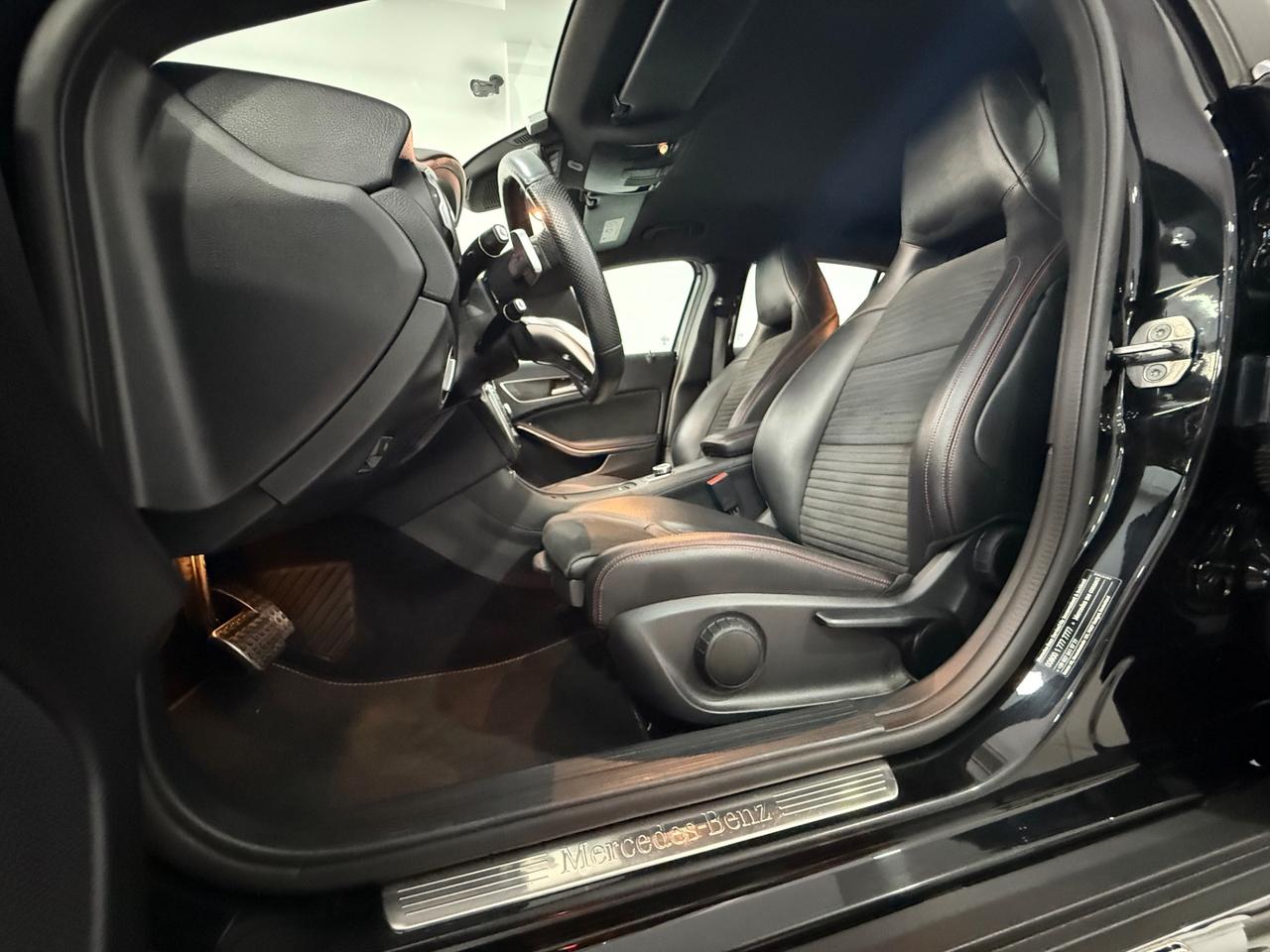 MERCEDES- BENZ GLA 200 D 136CV AMG PREMIUM PLUS 4MATIC