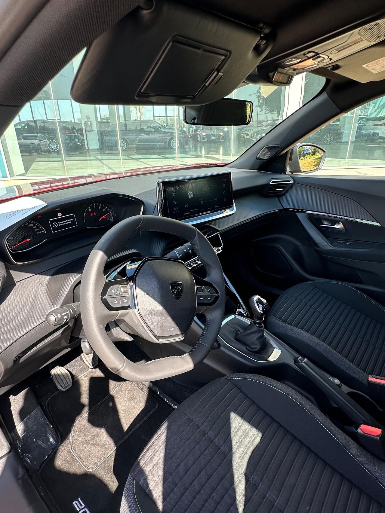 Peugeot 2008 1.2 Style offerta T-Stock prezzo imperdibile