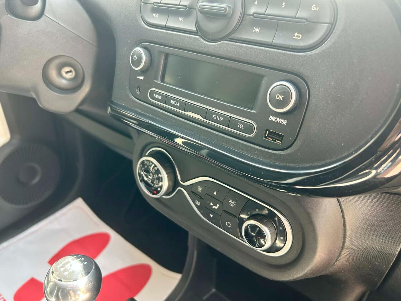 RENAULT TWINGO 1.0 2016 COSMIC LOVELY EDITION