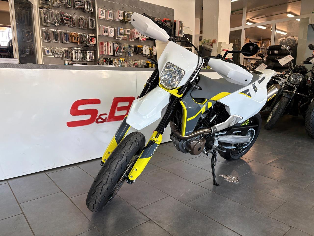 Husqvarna 701 Supermoto