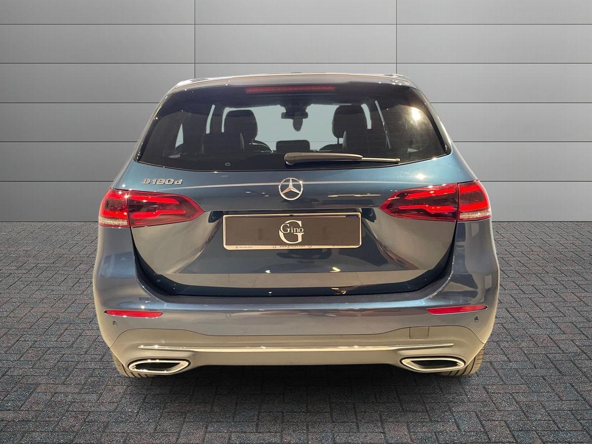 Mercedes-Benz Classe B - W247 2018 - B 180 d Sport auto