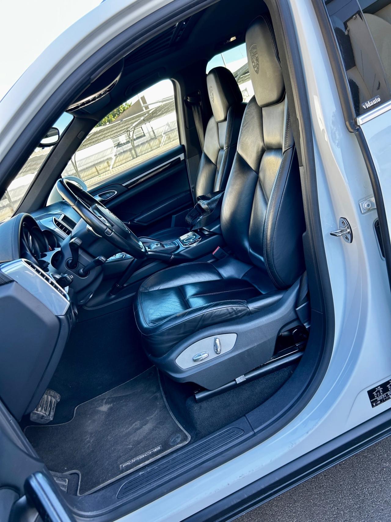 Porsche Cayenne 3.0 Diesel 250CV Platinum Edition