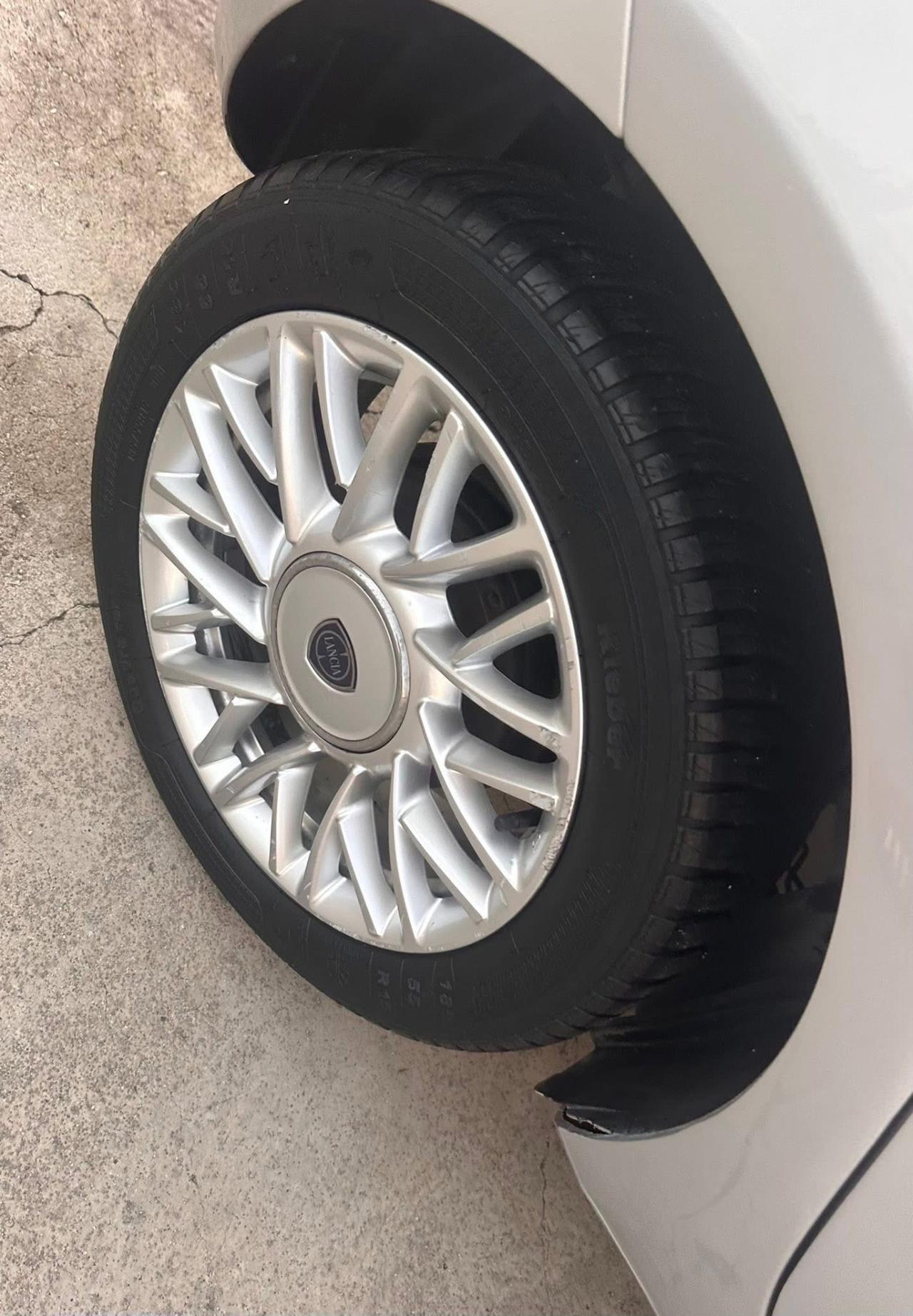 Lancia Ypsilon 1.2 69 CV 5 porte GPL Ecochic Platinum