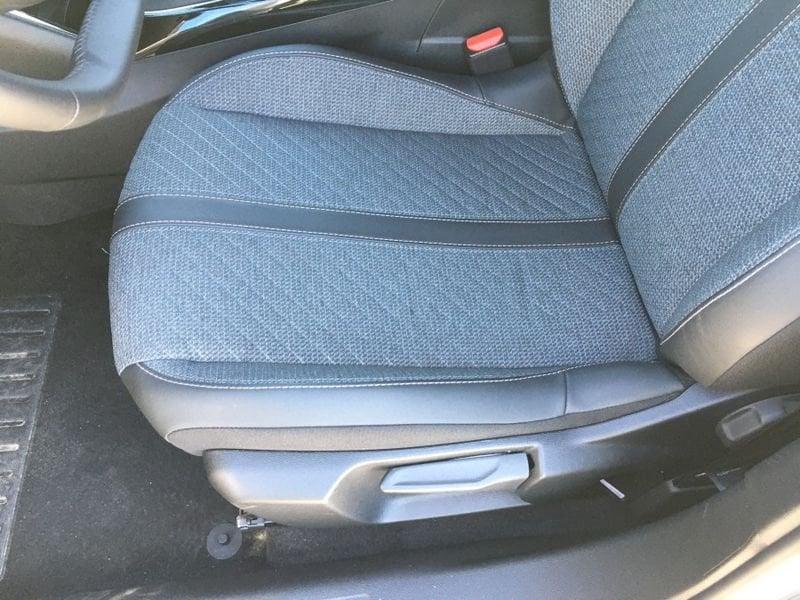 Peugeot 2008 PureTech 100 Allure 2024 * AZIENDALE PARI NUOVO