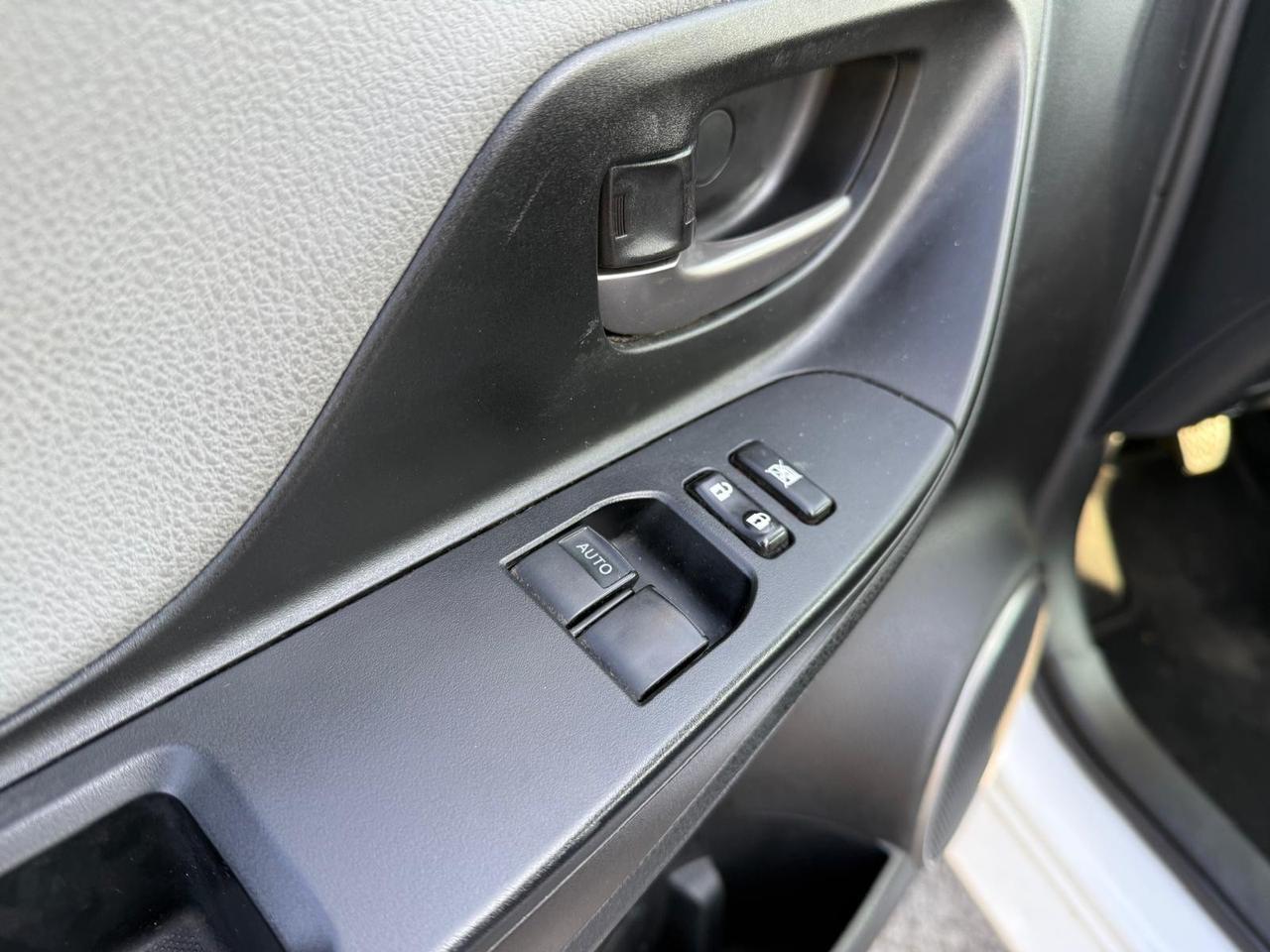 Toyota Yaris 1.0 5 porte Lounge