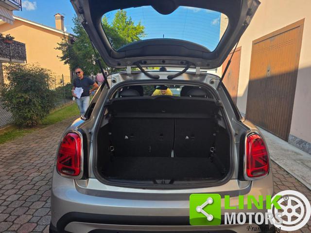 MINI Cooper 1.5 Cooper Essential 5 porte