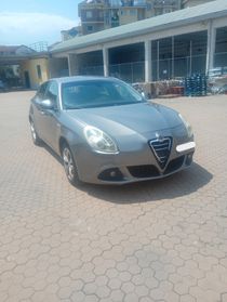 Alfa Romeo Giulietta - APERTI AD AGOSTO