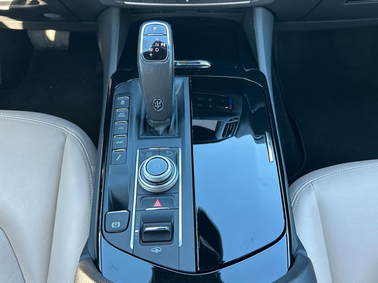 Maserati Levante 3.0 V6 275cv auto my19