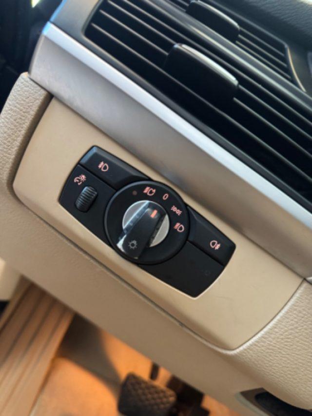 BMW X5 xDrive30i// TETTO//PELLE//