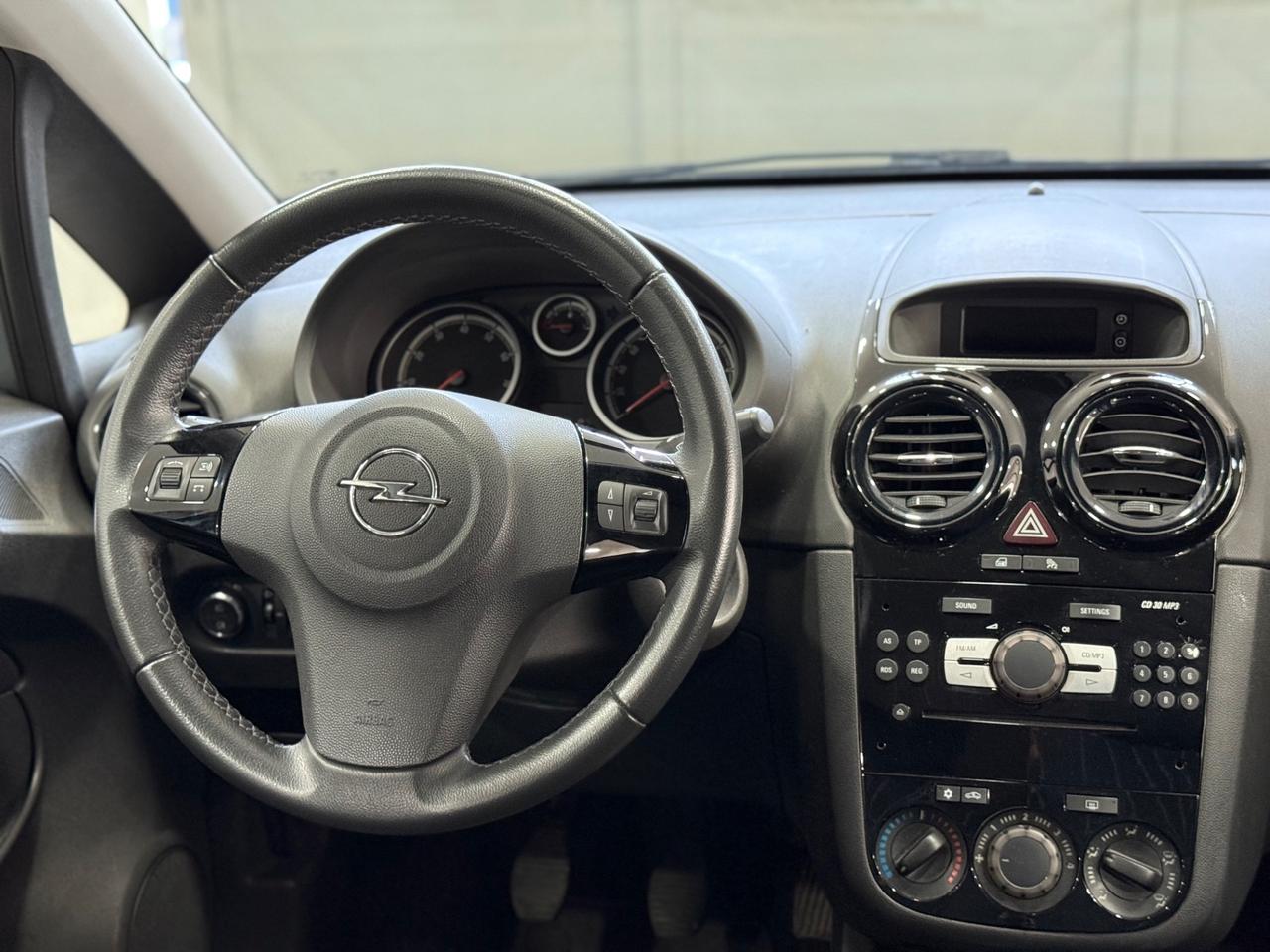 Opel Corsa 1.2 gpl 2011 full optional