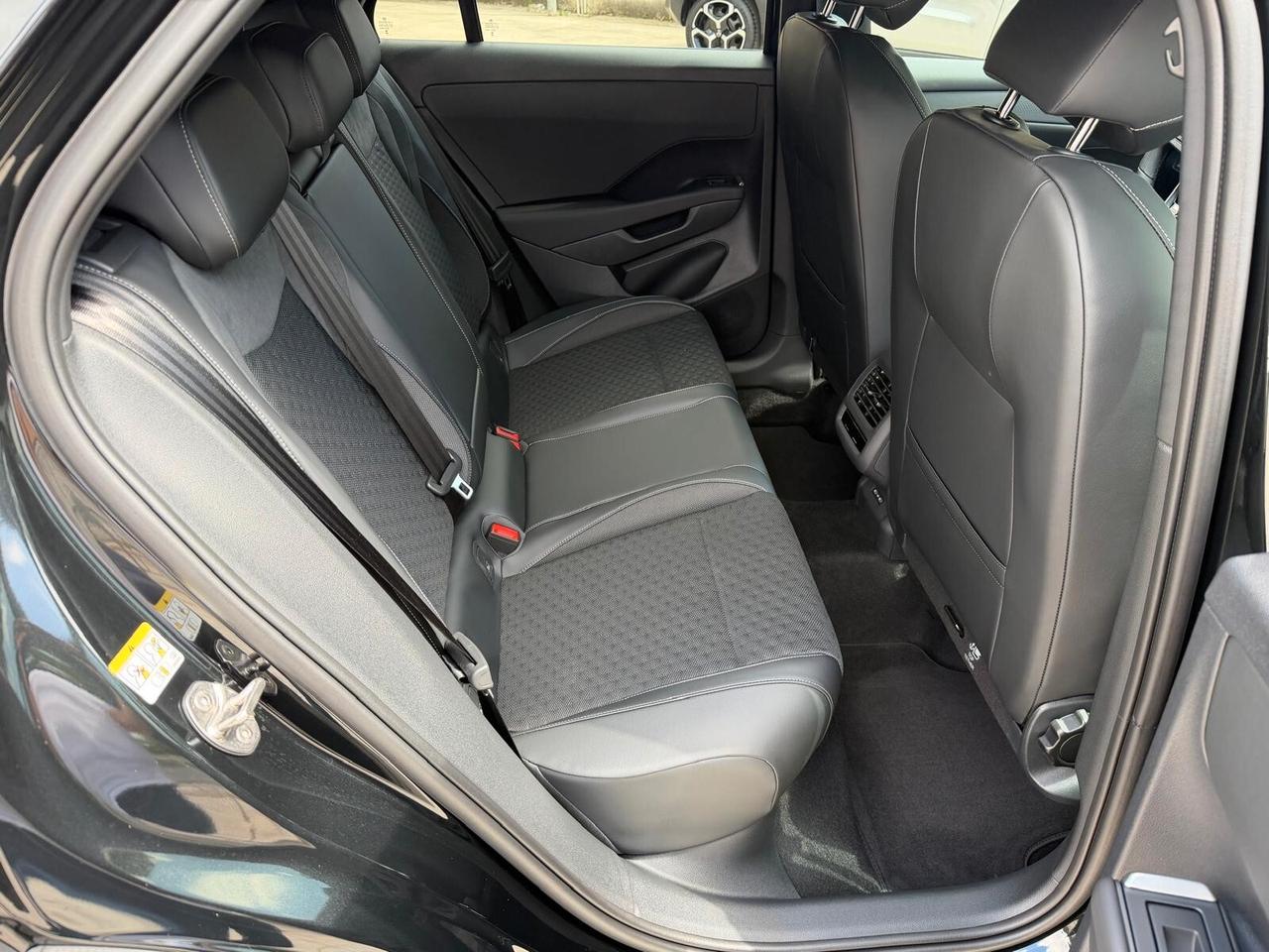 Volkswagen T-Roc 1.5 eTSI ACT 150 CV DSG R-Line