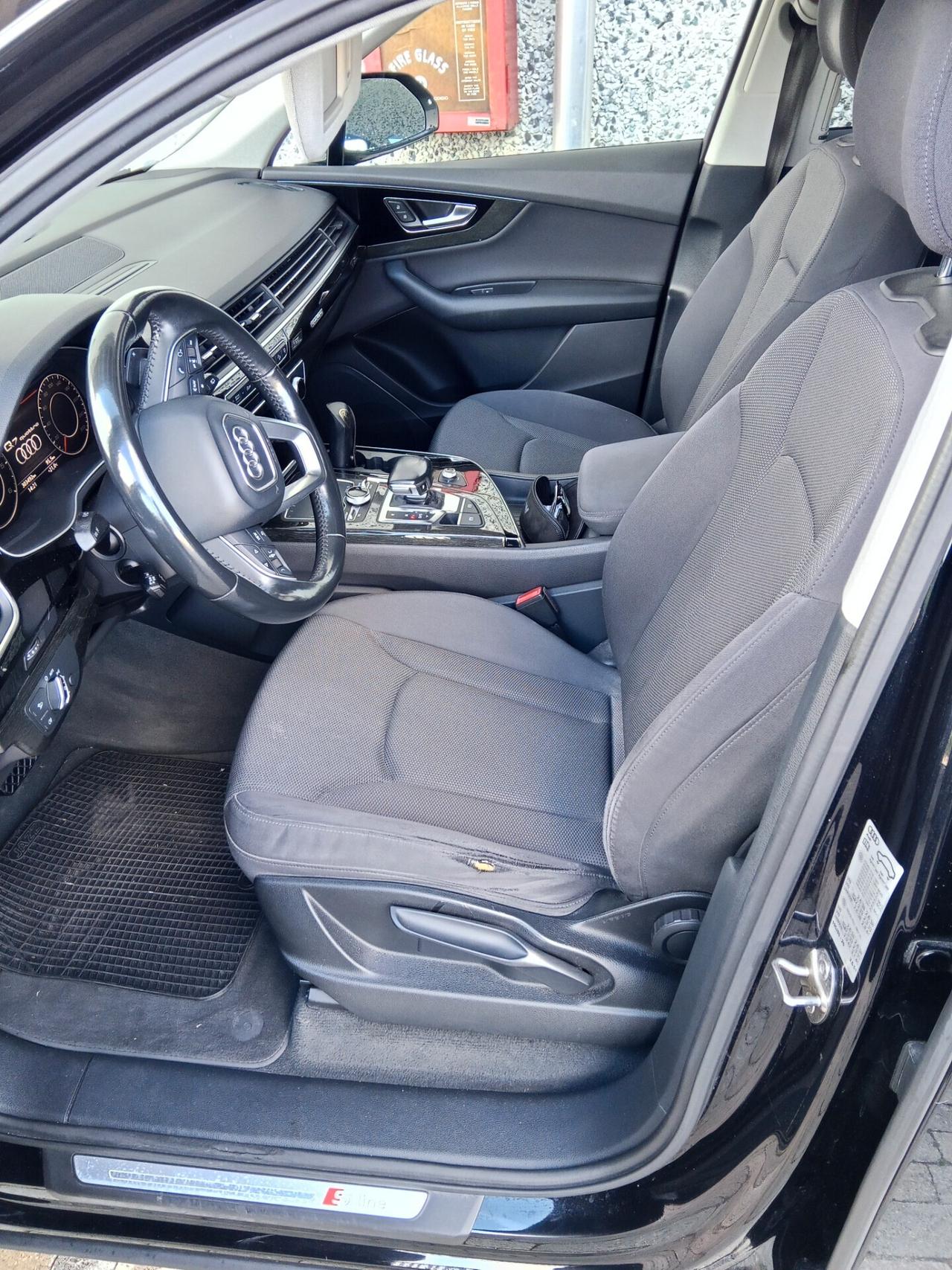 Audi Q7 3.0 TDI 272CV quattro tiptronic