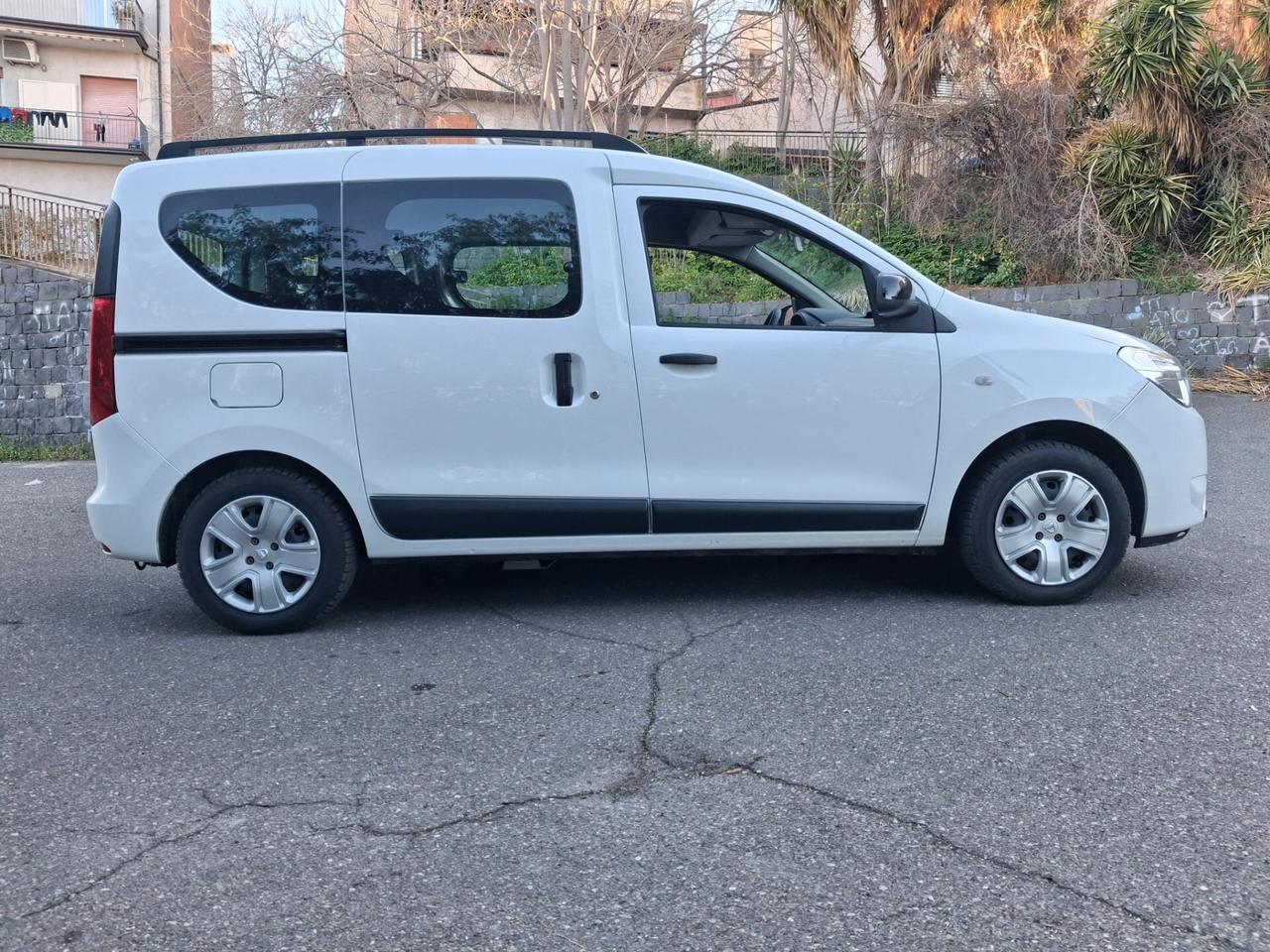 Dacia Dokker Pianale ribassato con rampa disabili in carrozzina
