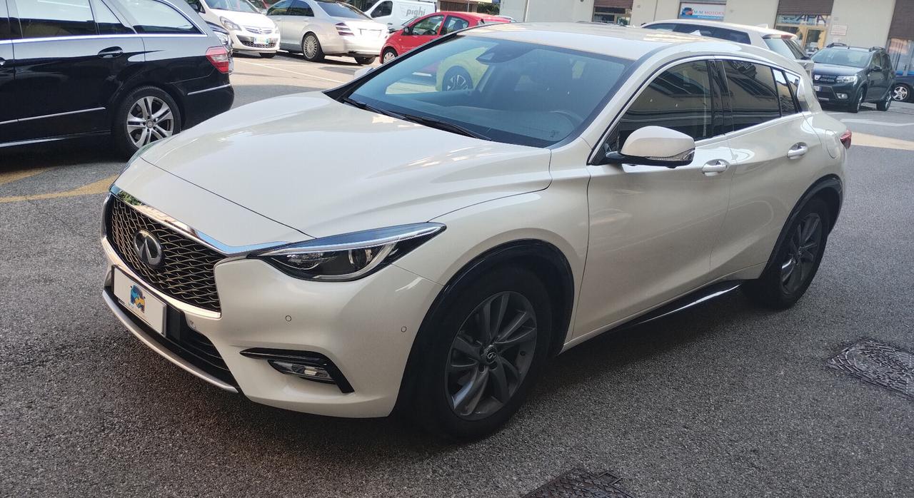 Infiniti Q30 1.5 diesel Premium
