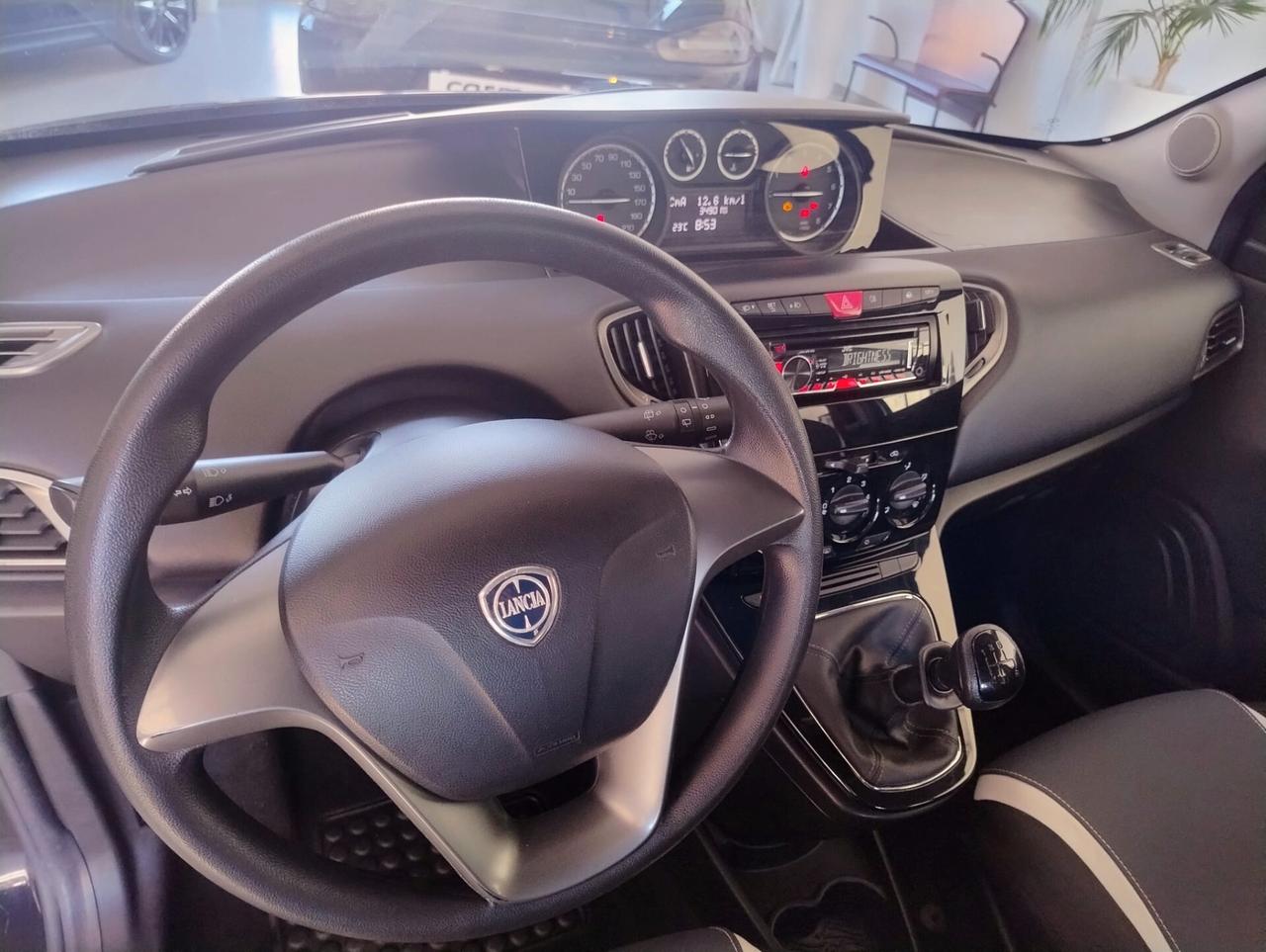 Lancia Ypsilon 1.2 69 CV 5 porte Elefantino