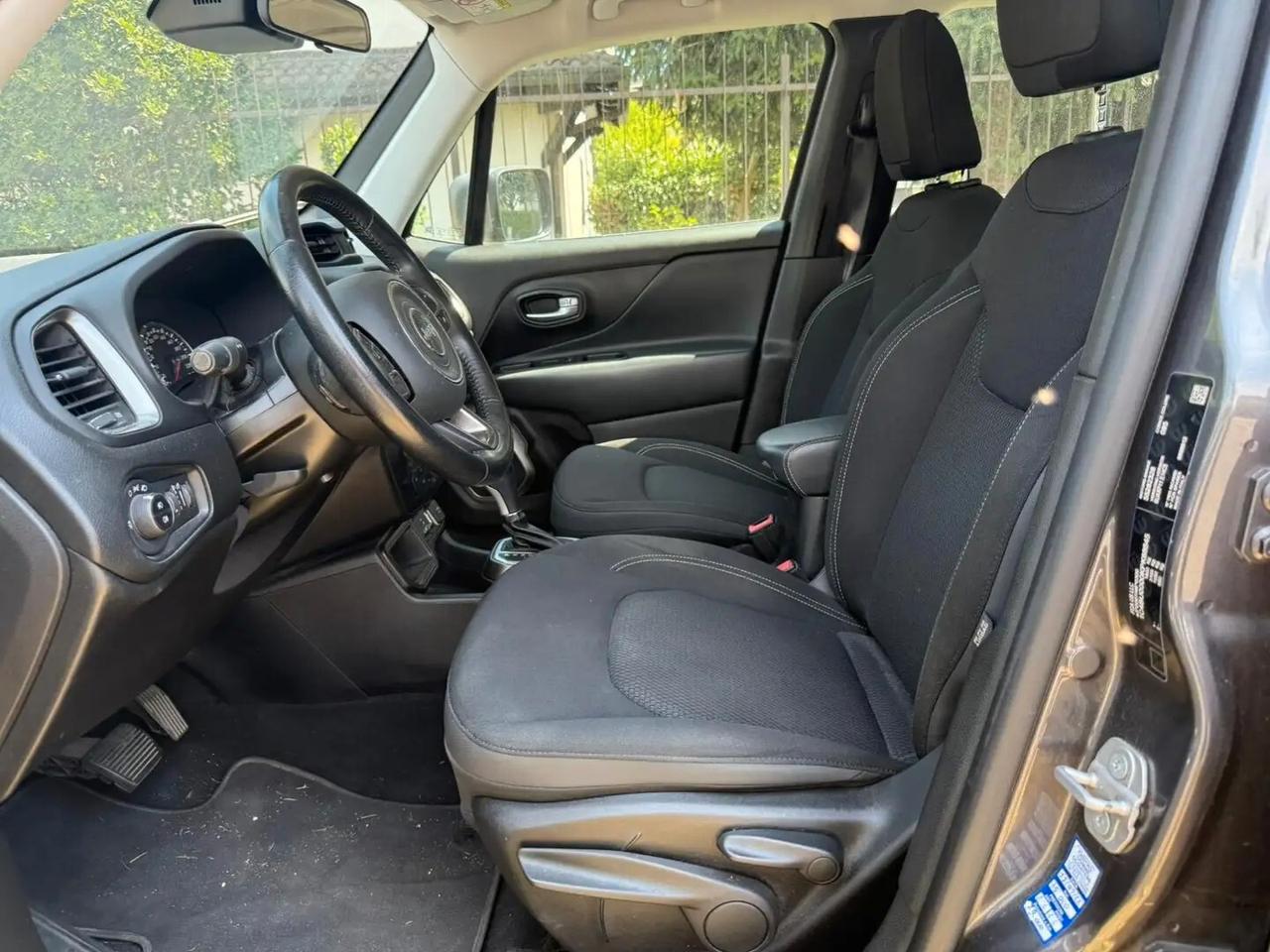 Jeep Renegade 1.3 T4 DDCT Sport