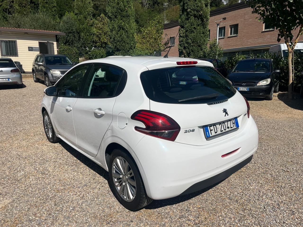 Peugeot 208 PureTech 82 5p. Allure