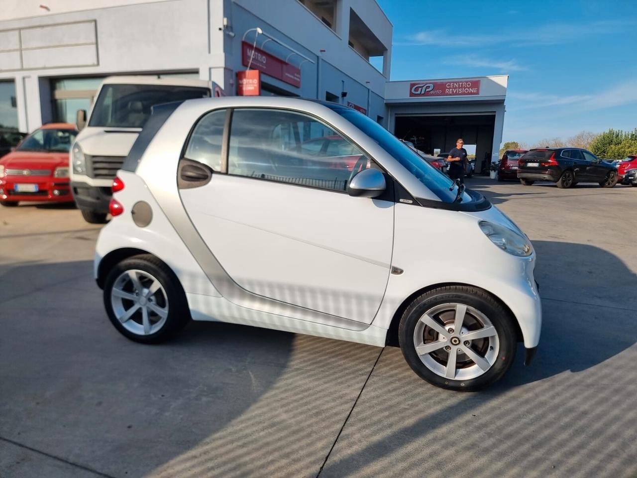 Smart ForTwo 1000 52 kW coupé pure