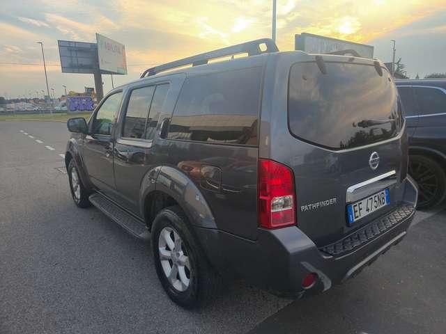 Nissan Pathfinder Pathfinder III 2010 2.5 dci XE