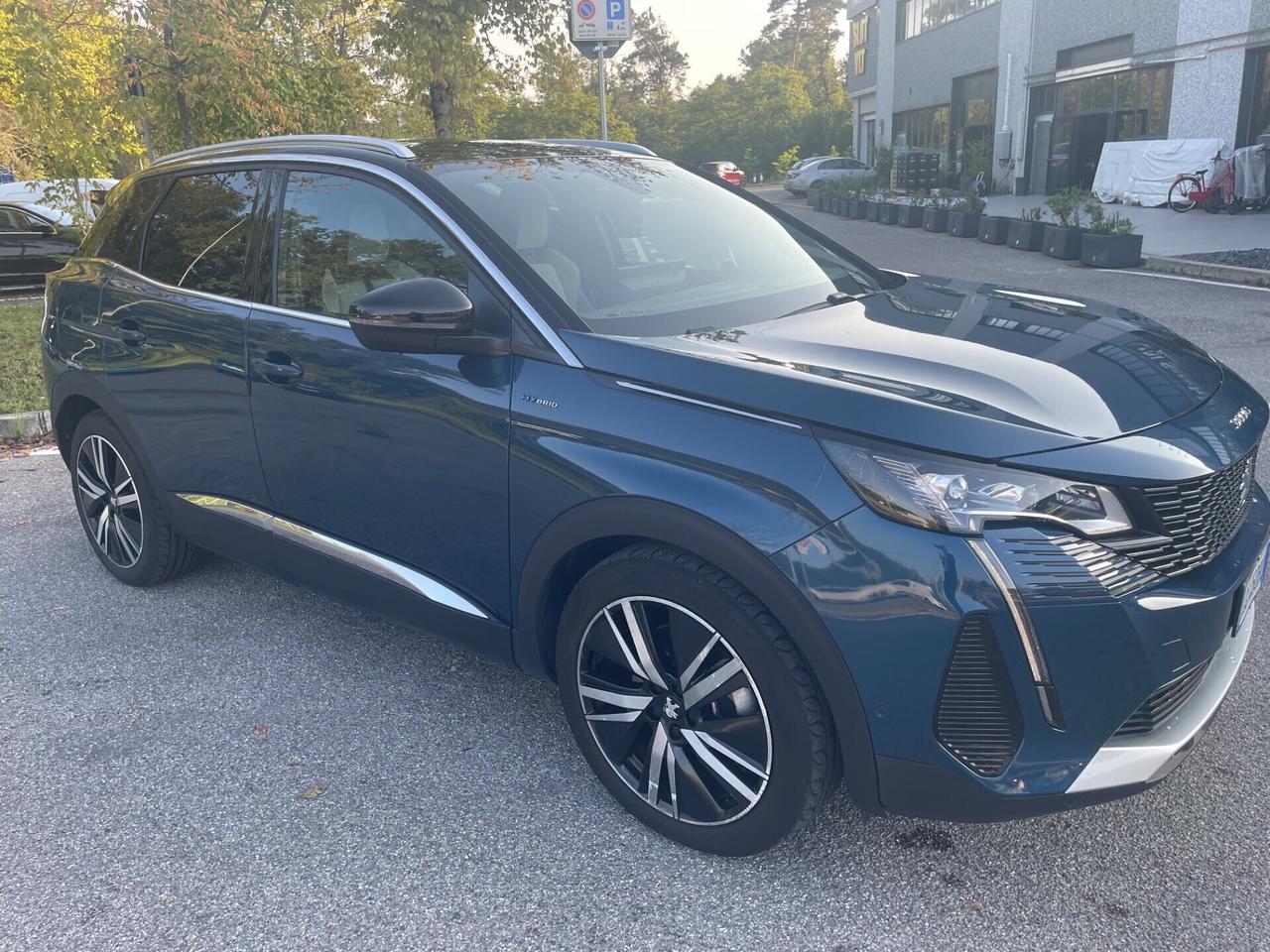 Peugeot 3008 Hybrid 225 *Automatik*Navi*Pelle*Full optional