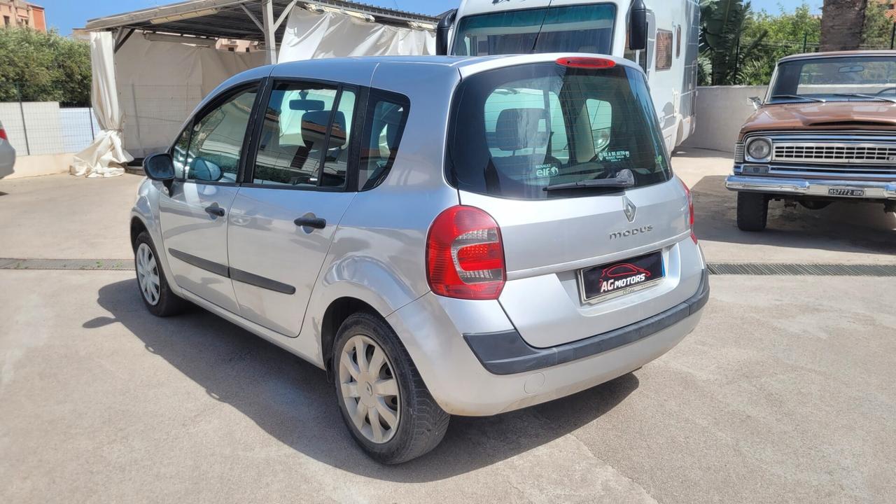 Renault Modus Grand 1.5 dCi 85CV Dynamique