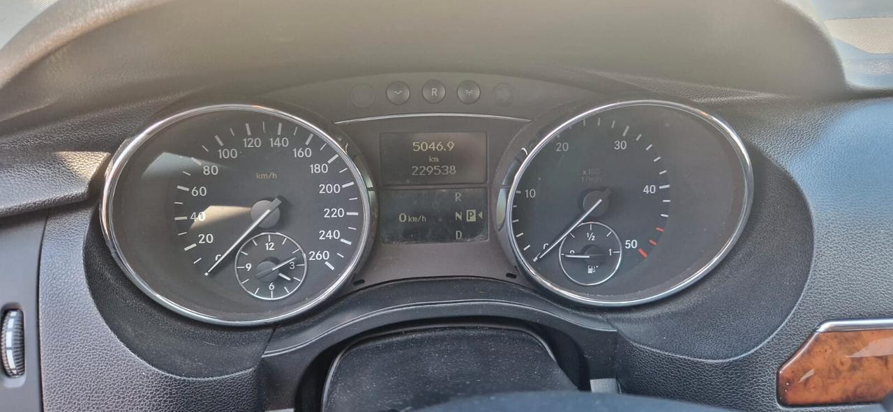 Mercedes-benz R 320 R 320 CDI cat 4Matic