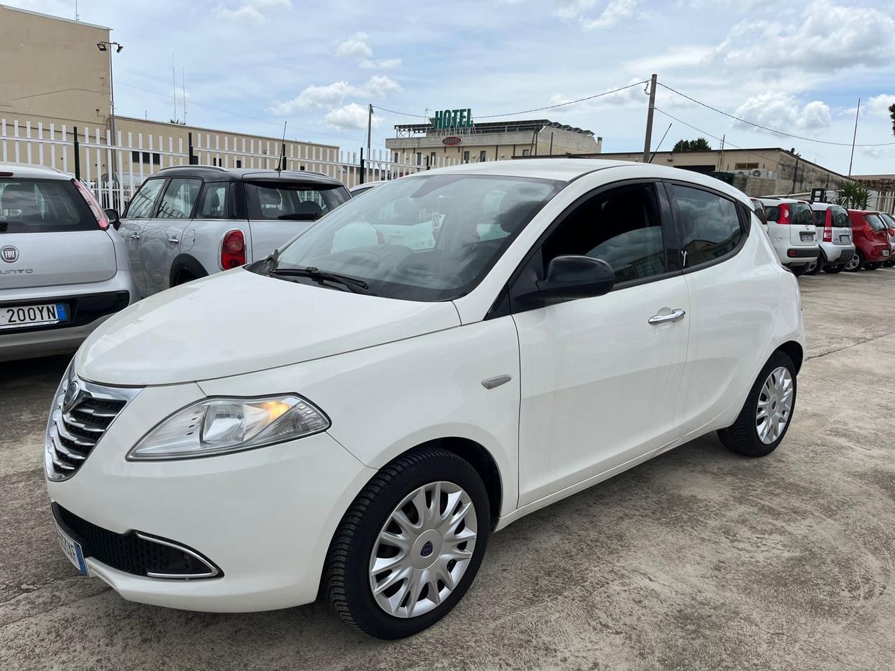 Lancia Ypsilon 1.2 69 CV Platinum