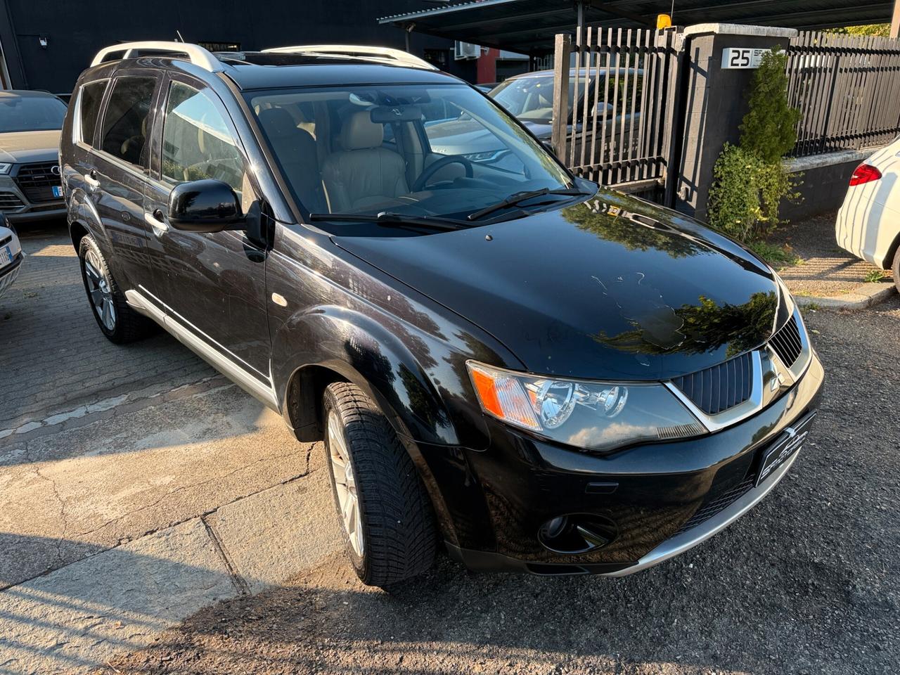 Mitsubishi Outlander 2.2 DI-D Instyle 7 p.ti DPF