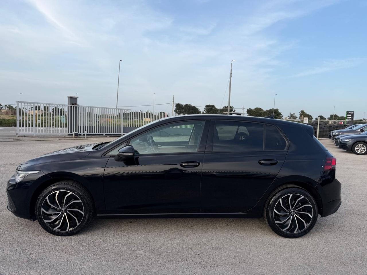 VOLKSWAGEN GOLF 2.0 TDI 115 CV DSG FULL LED MY22