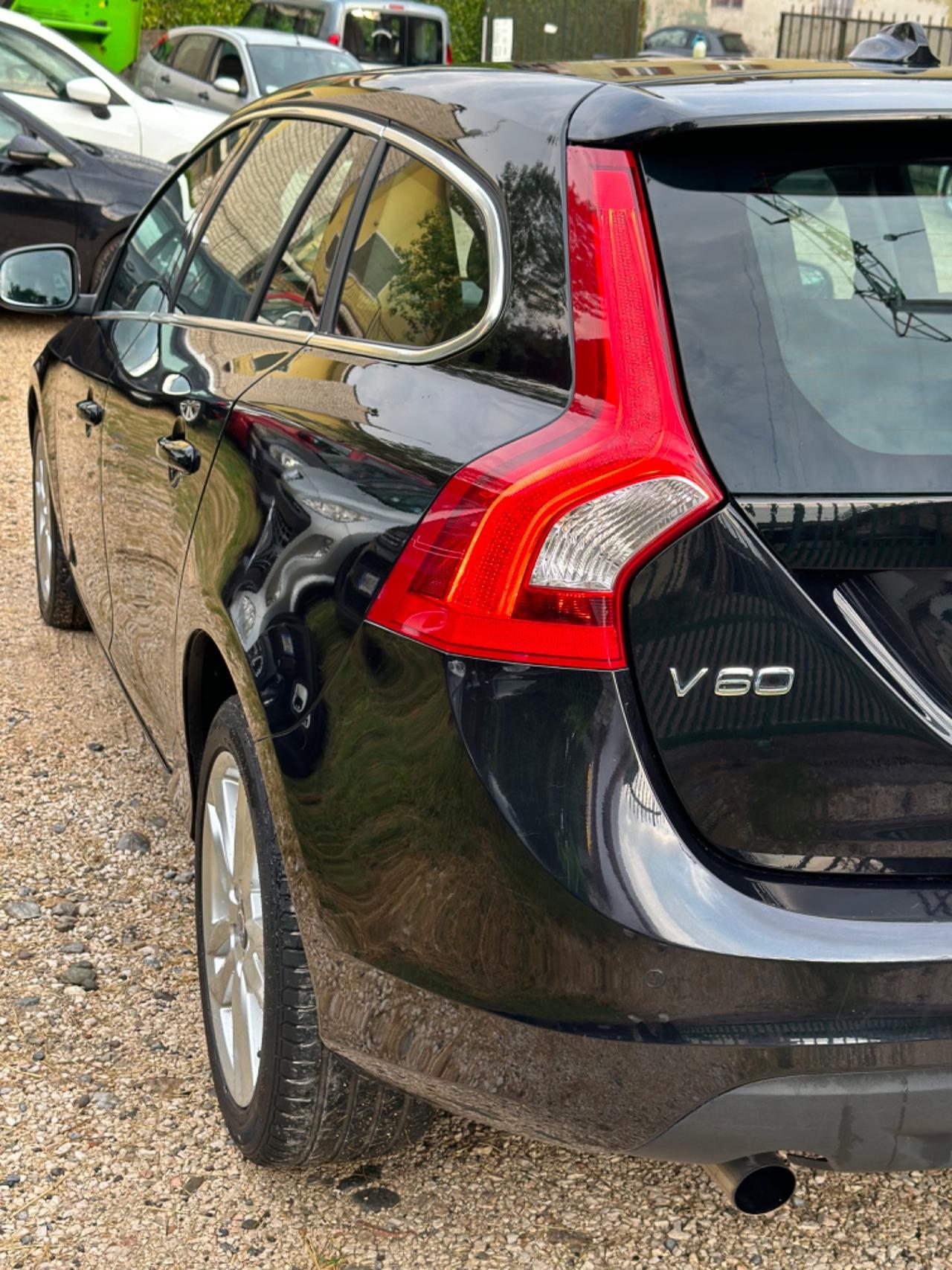 Volvo V60 D2 1.6 MOMENTUM KMCERT GARANZ UNICOPR