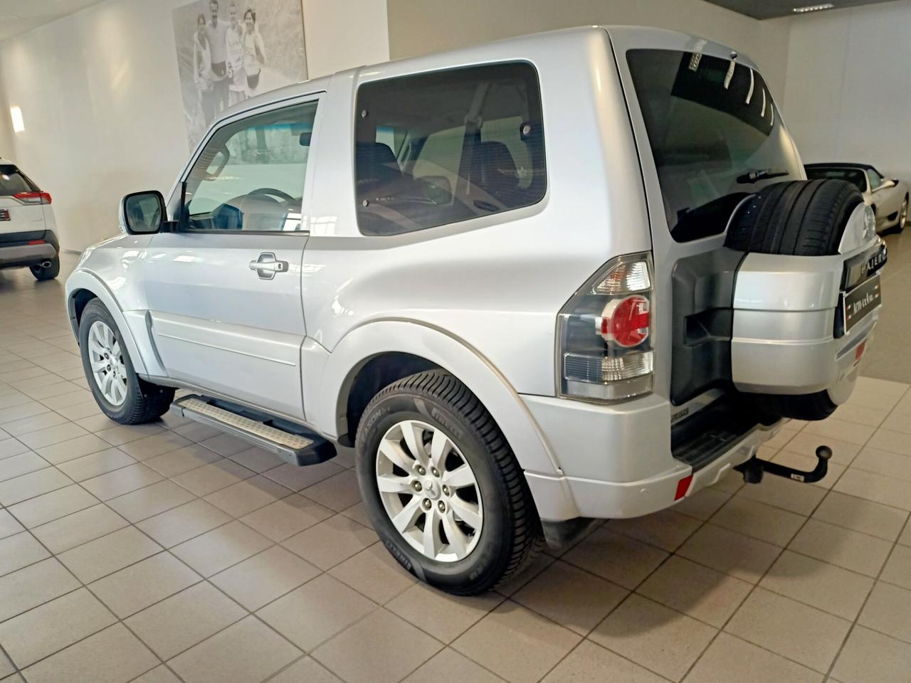 Mitsubishi Pajero Pajero 3.2 cr Instyle 200cv 3p auto*