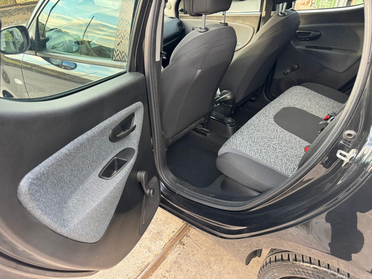 Lancia Ypsilon 1.2 69 CV 5 porte Platinum