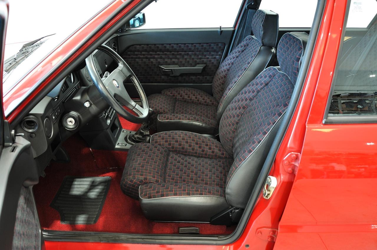 Alfa Romeo 33 1.7 Quadrifoglio Verde carburatori pari al nuovo!