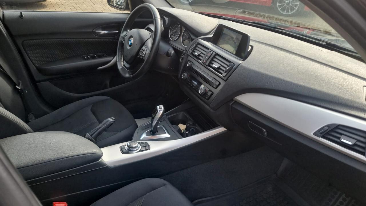 Bmw 118 118d 5p. Unique