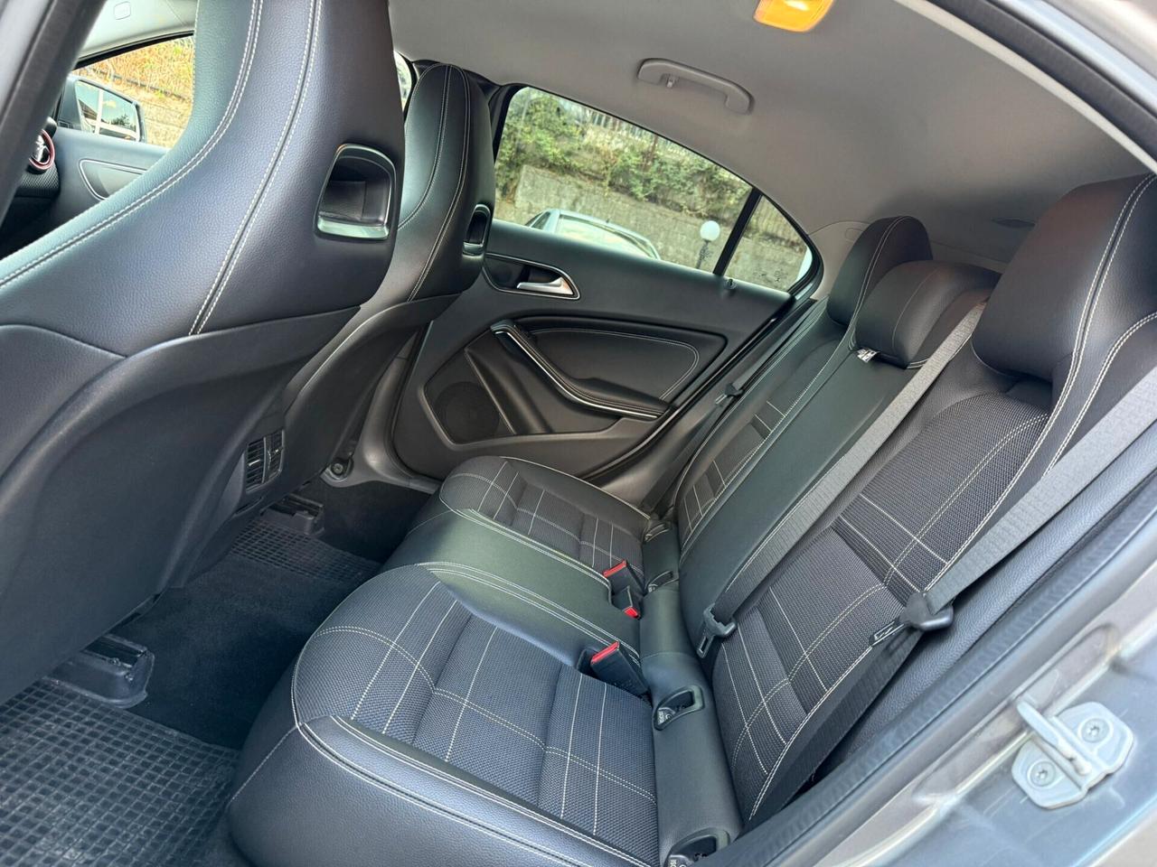 Mercedes Classe A 180D Sport 1.5 109CV
