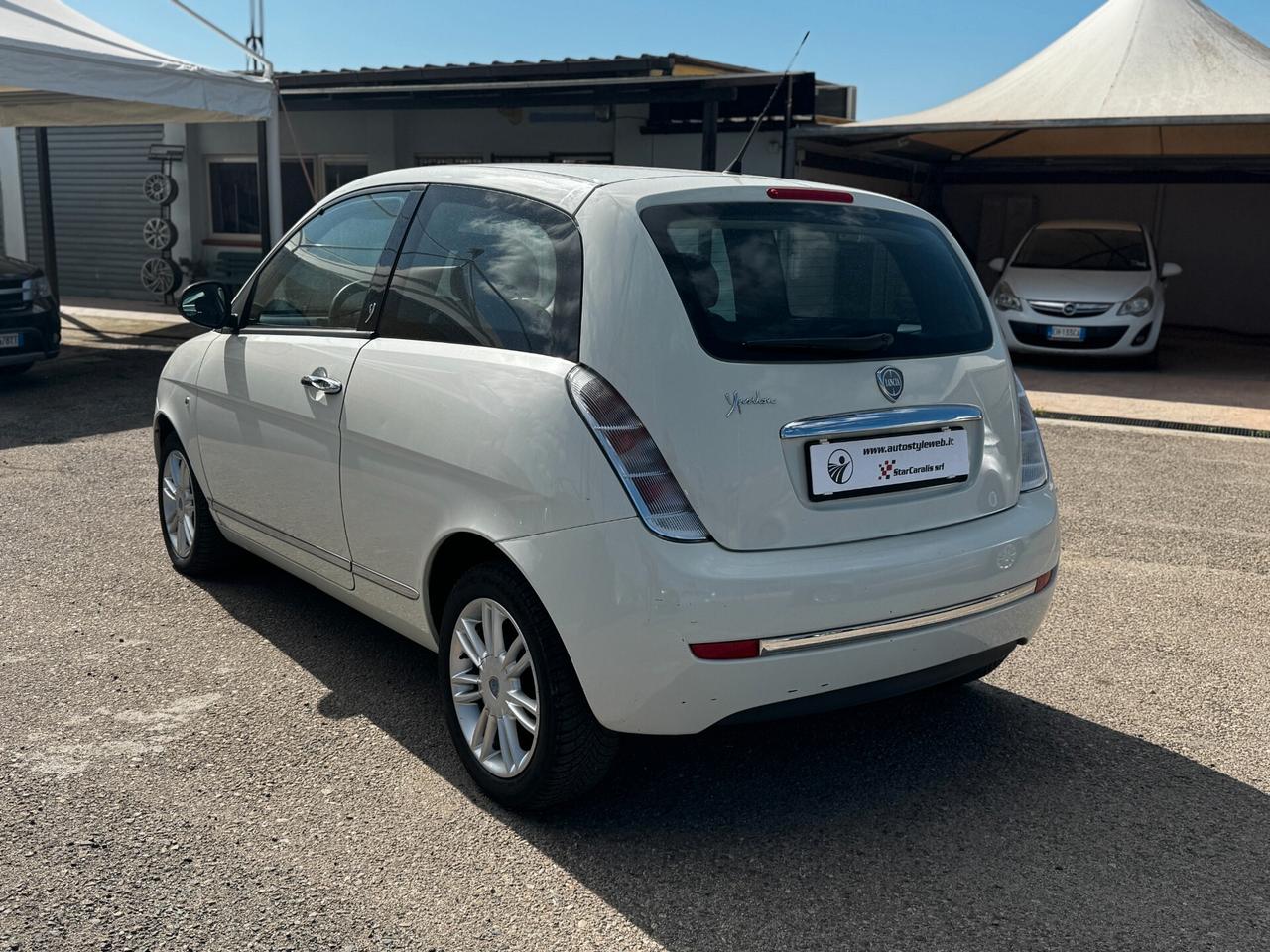 Lancia Ypsilon 1.3 MJT 75 CV - 2011