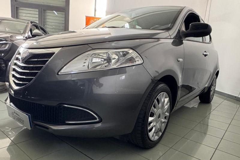 LANCIA Ypsilon 1.2 69 CV 5 porte Gold