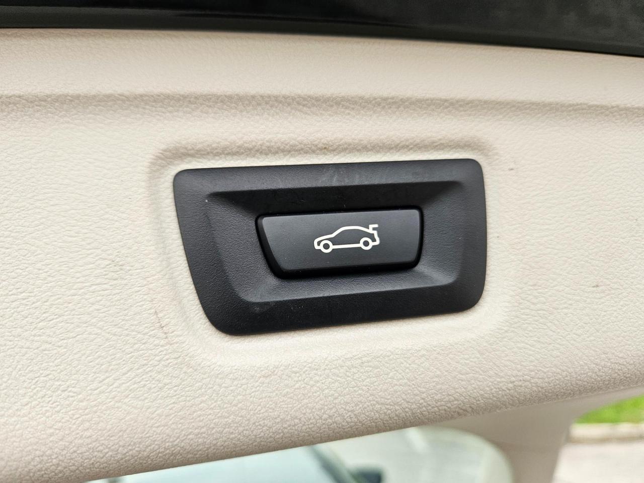 BMW 318 d Touring mhev 48V auto