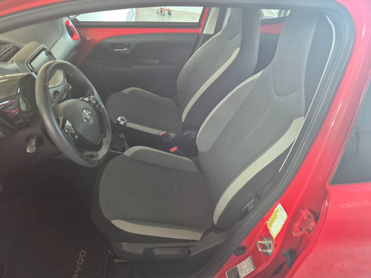 Toyota Aygo Connect 1.0 VVT-i 72 CV 5 porte x-play