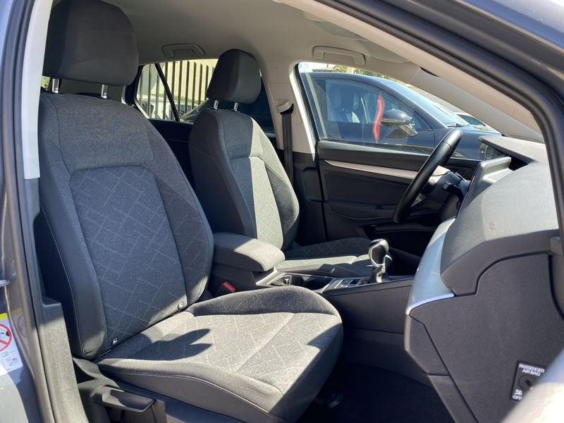 Volkswagen Golf 8 Life 2.0 TDI 116CV