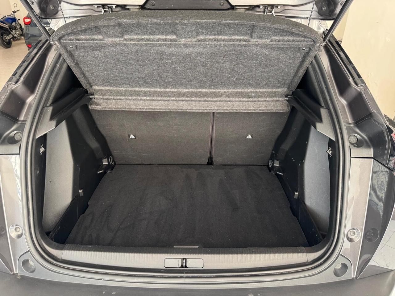 Peugeot 2008 BlueHDi 130 S&S EAT8 Allure Pack